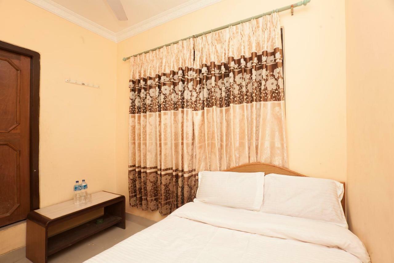 Spot On 397 Hotel Triveni Guest House 카트만두 외부 사진