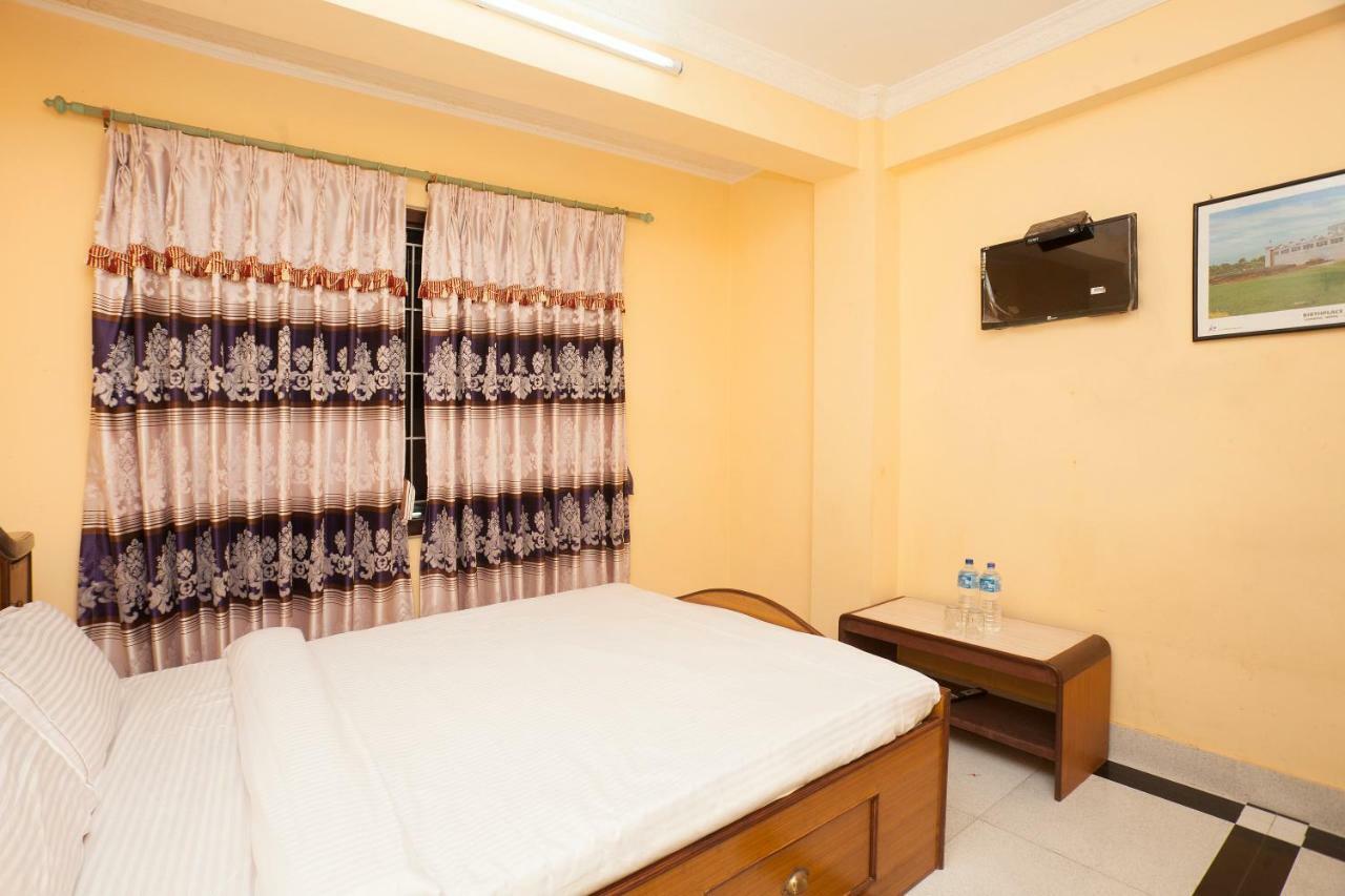 Spot On 397 Hotel Triveni Guest House 카트만두 외부 사진