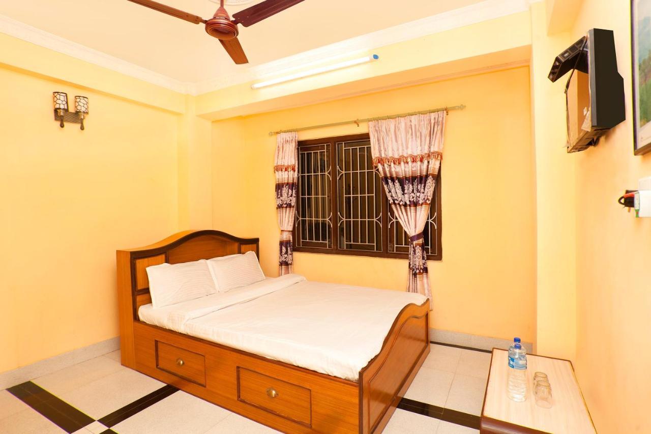 Spot On 397 Hotel Triveni Guest House 카트만두 외부 사진